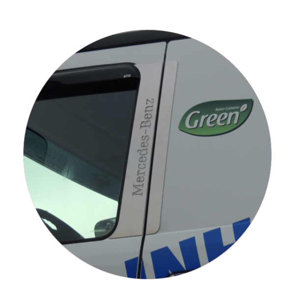 Acabamento Inox da Coluna da Porta MB Actros